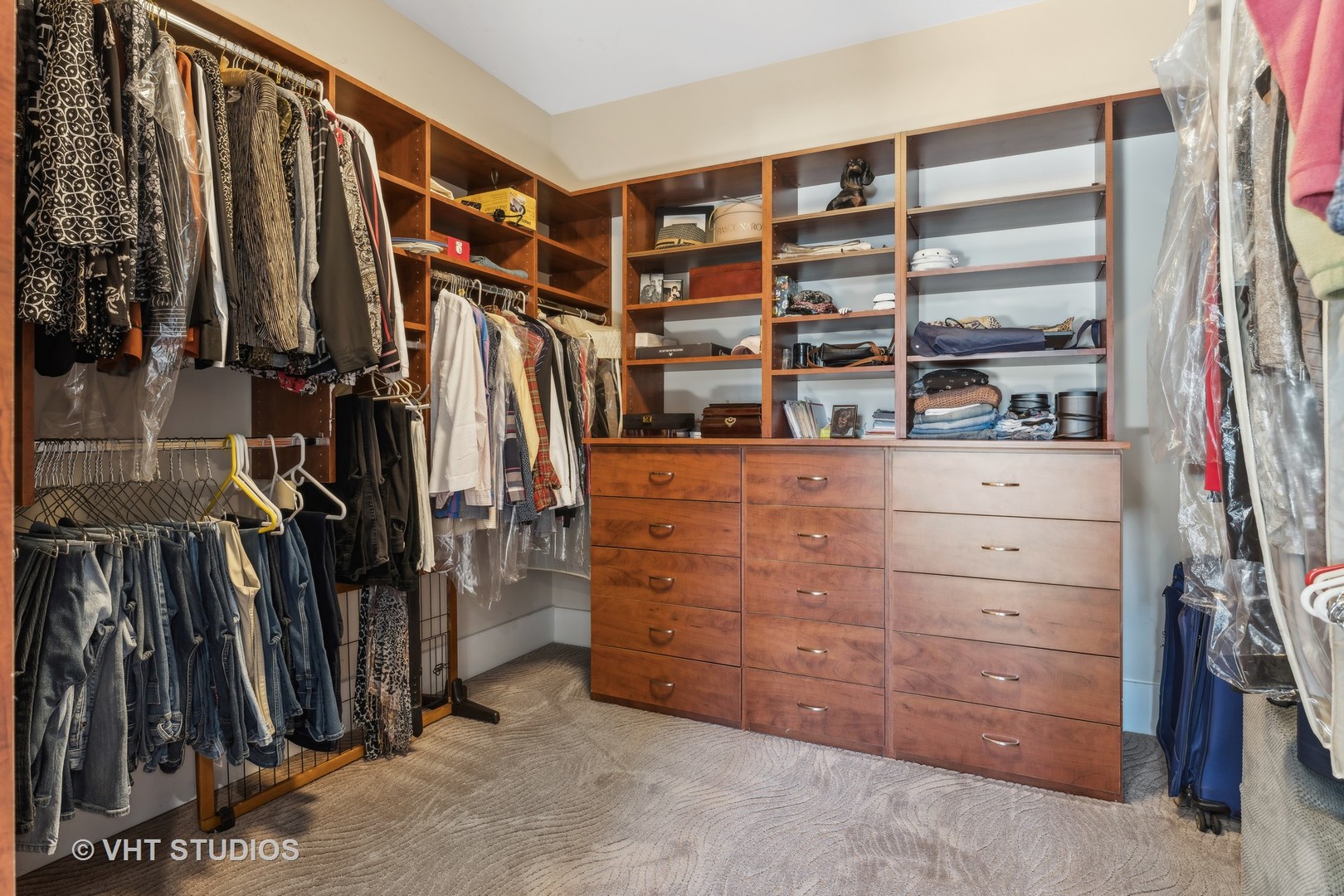 3041 N Seminary Avenue