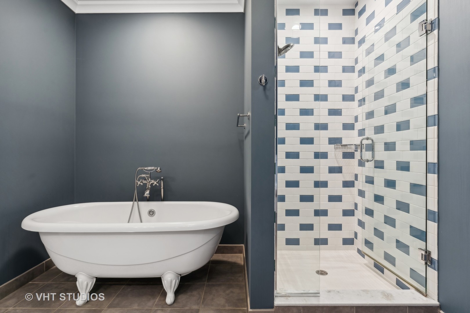 3041 N Seminary Avenue