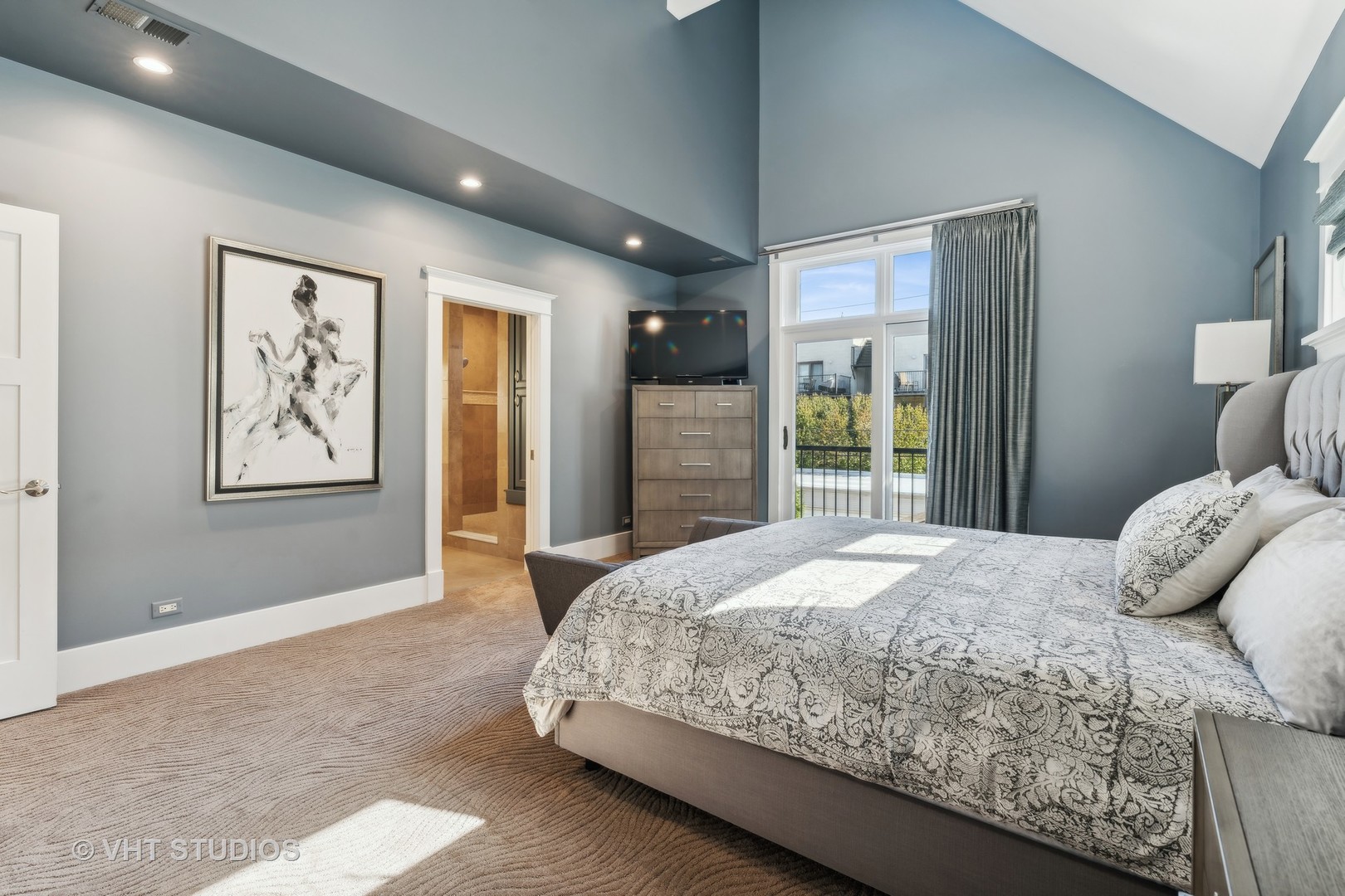 3041 N Seminary Avenue