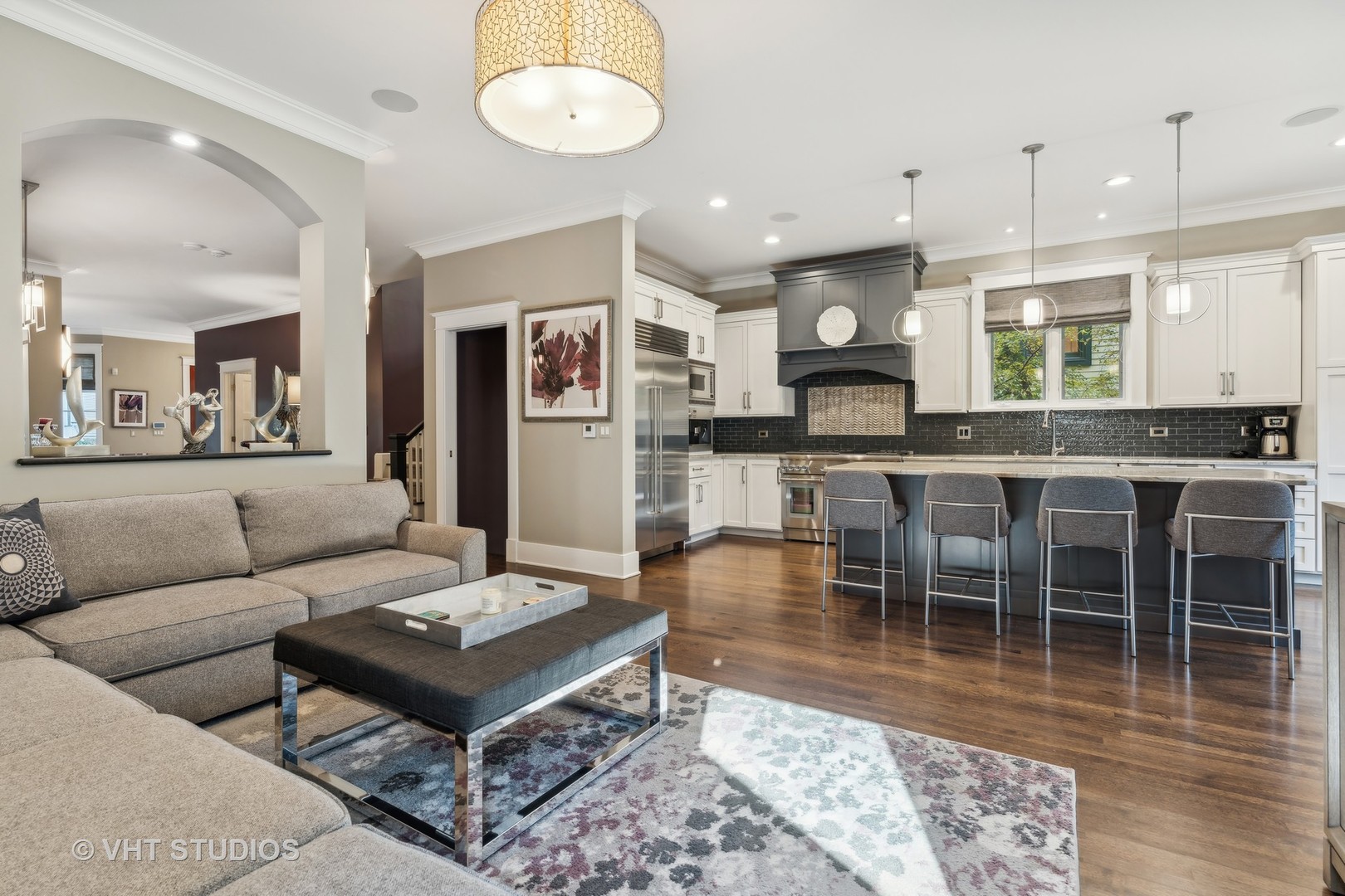 3041 N Seminary Avenue