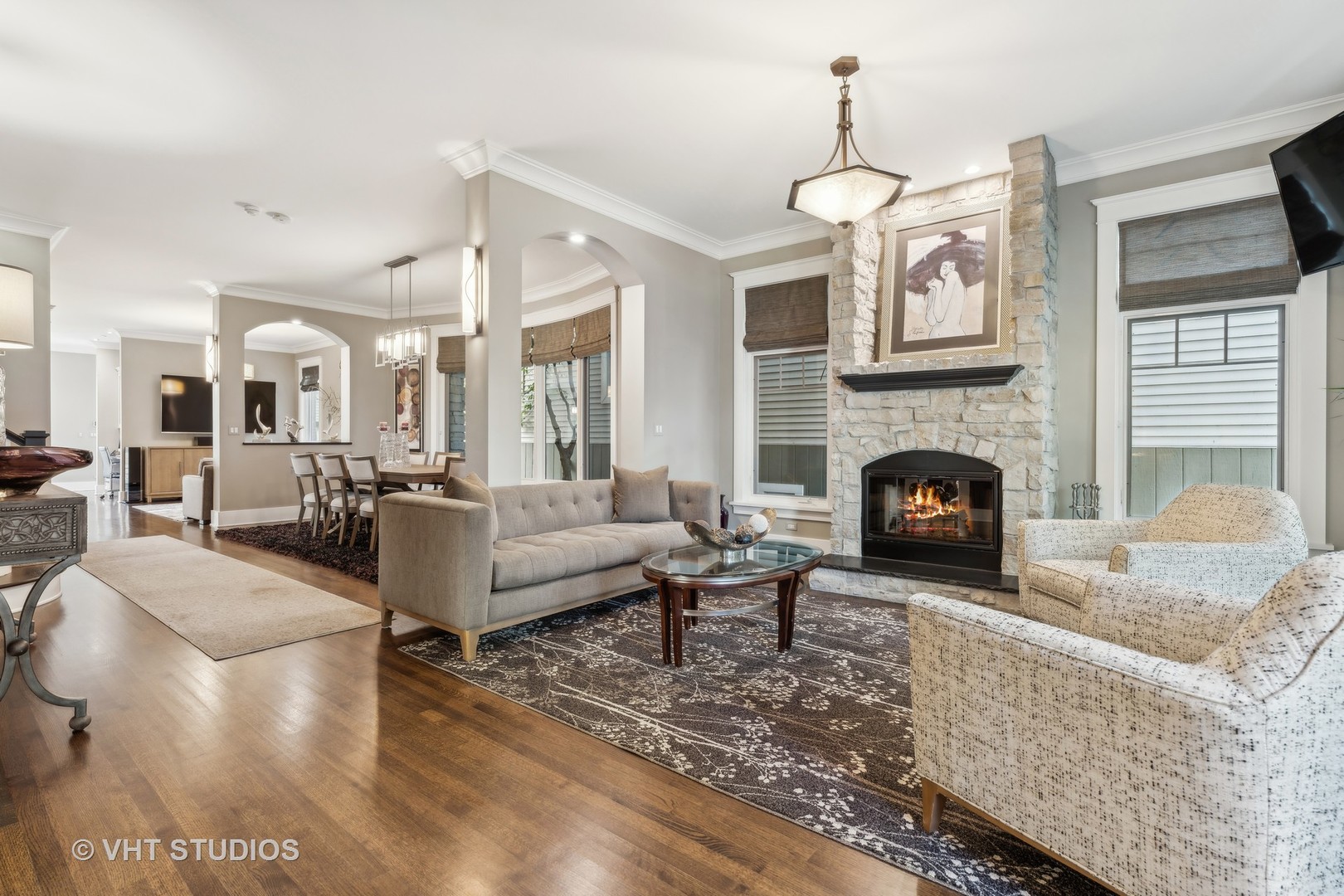 3041 N Seminary Avenue