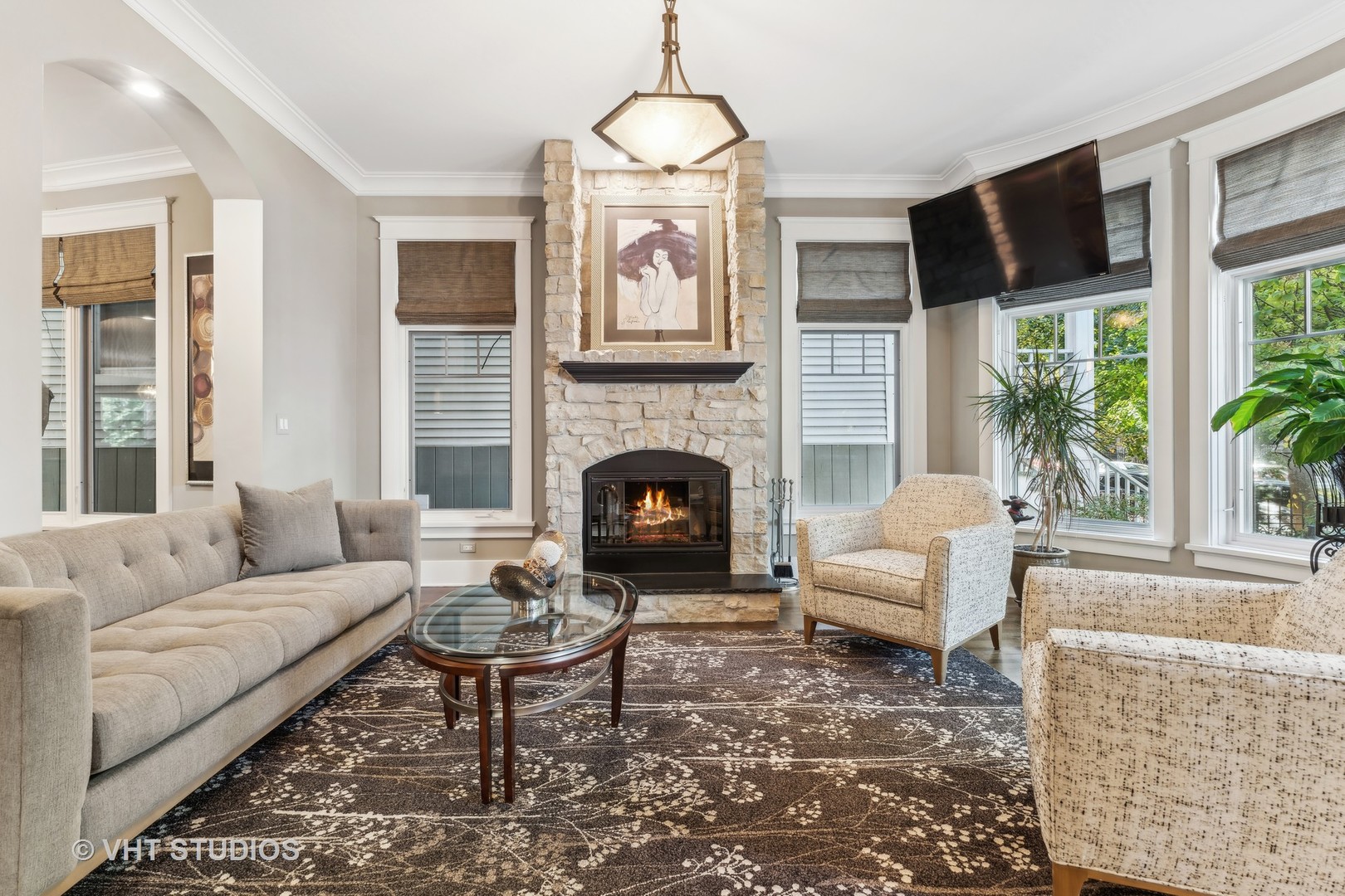 3041 N Seminary Avenue