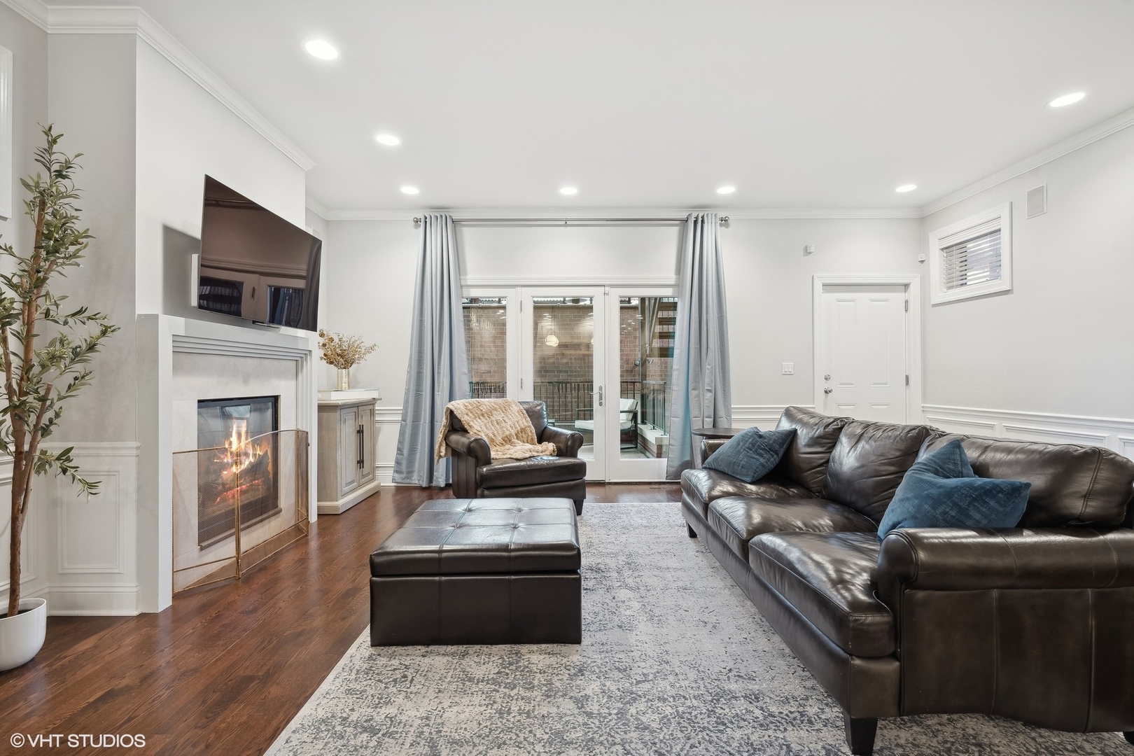 2731 N Wilton Avenue Unit: 1