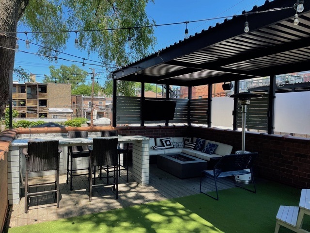 2731 N Wilton Avenue Unit: 1