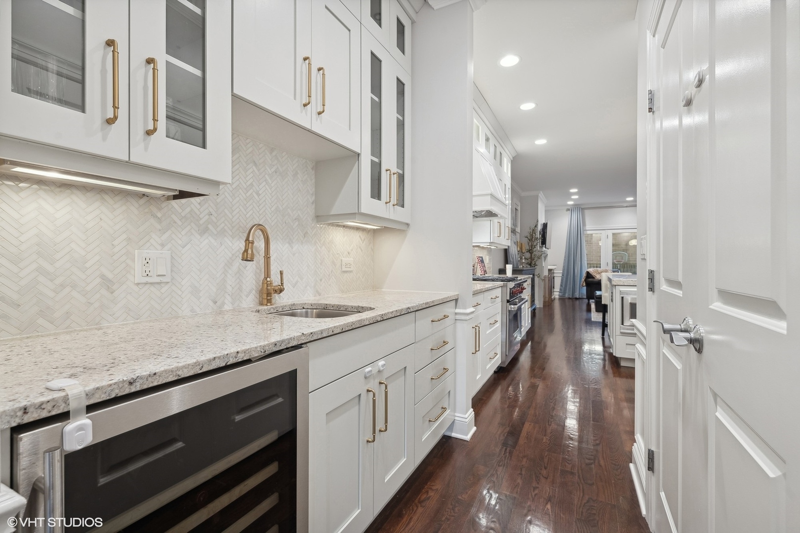 2731 N Wilton Avenue Unit: 1