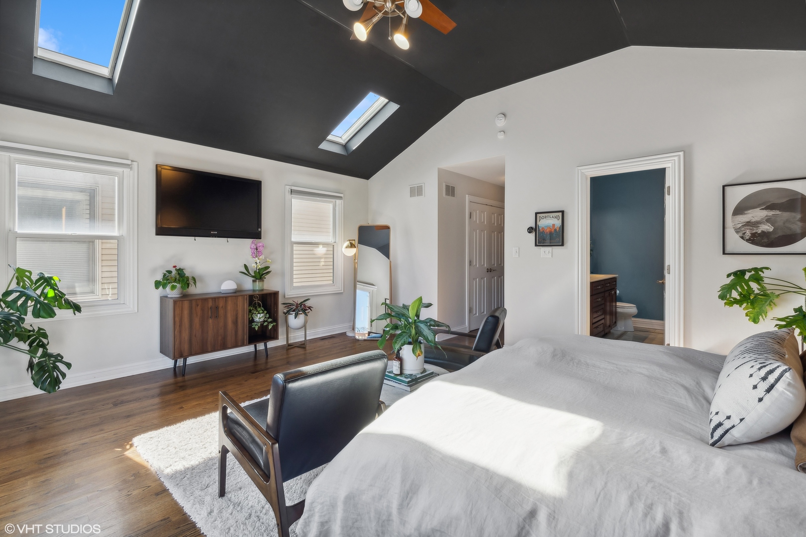 1753 N FAIRFIELD Avenue