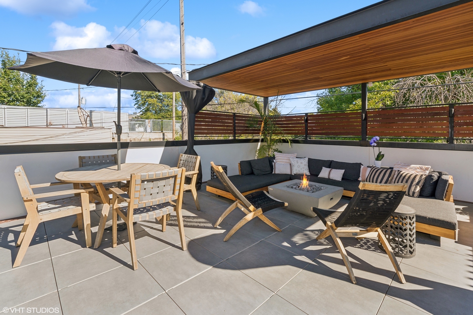 1753 N FAIRFIELD Avenue