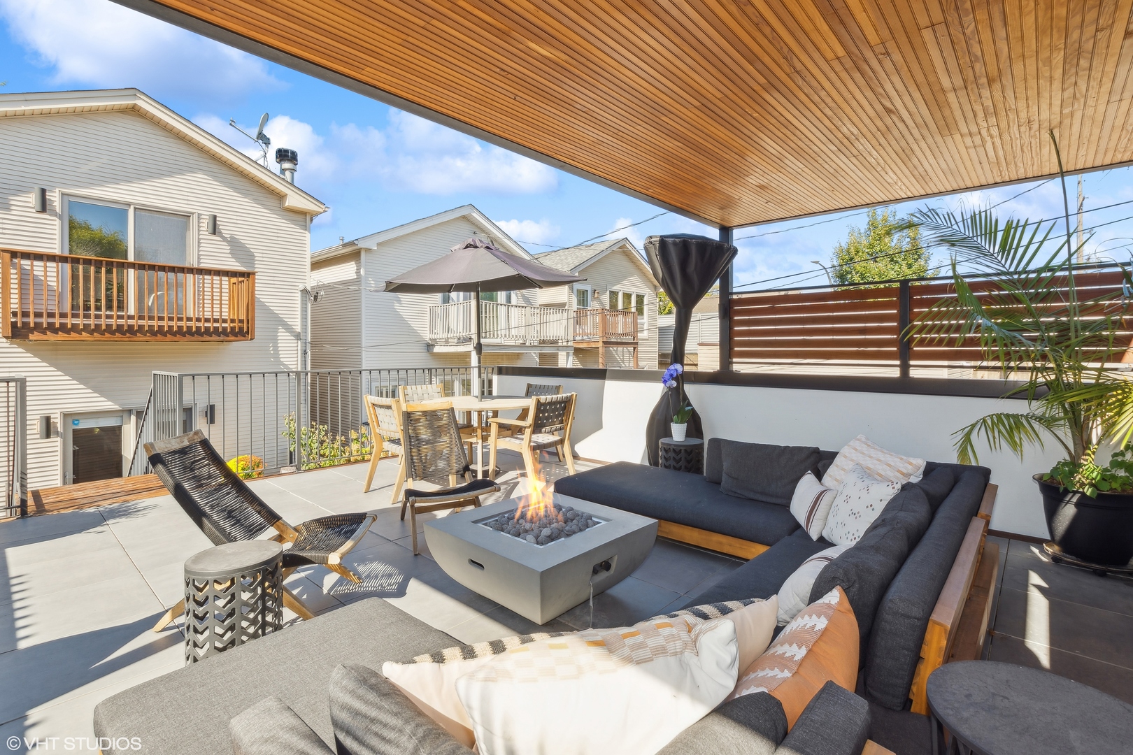 1753 N FAIRFIELD Avenue