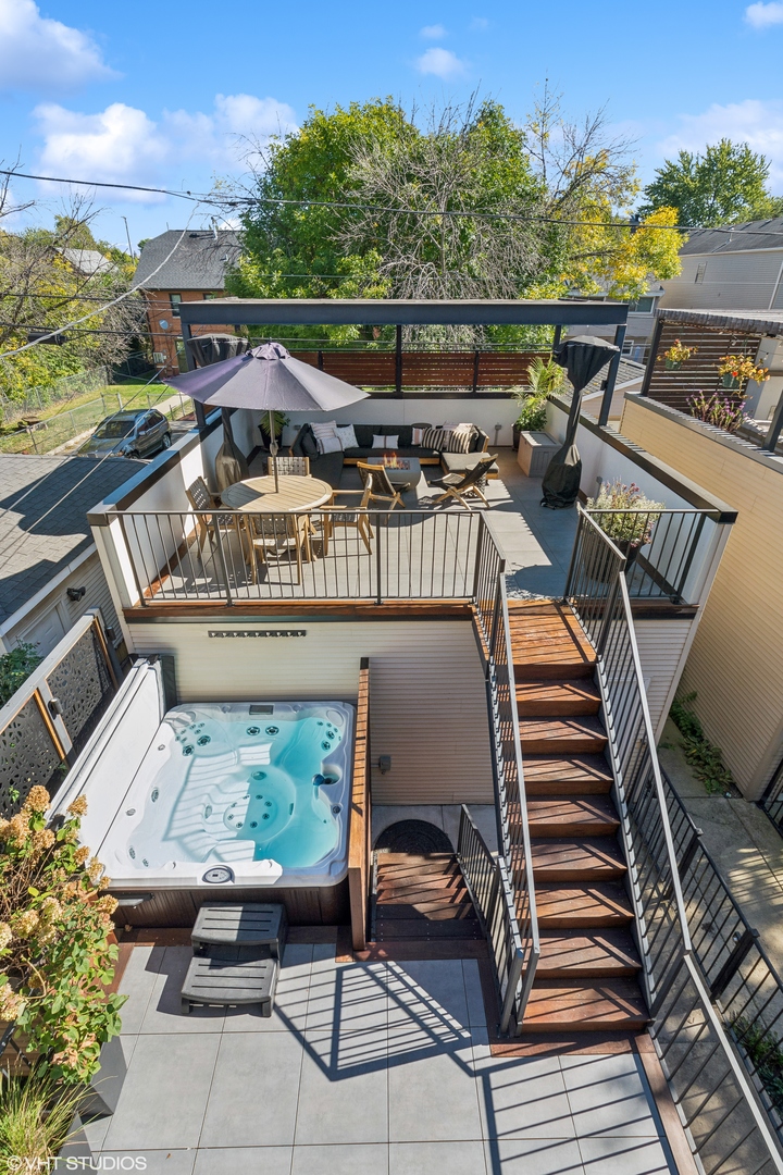 1753 N FAIRFIELD Avenue