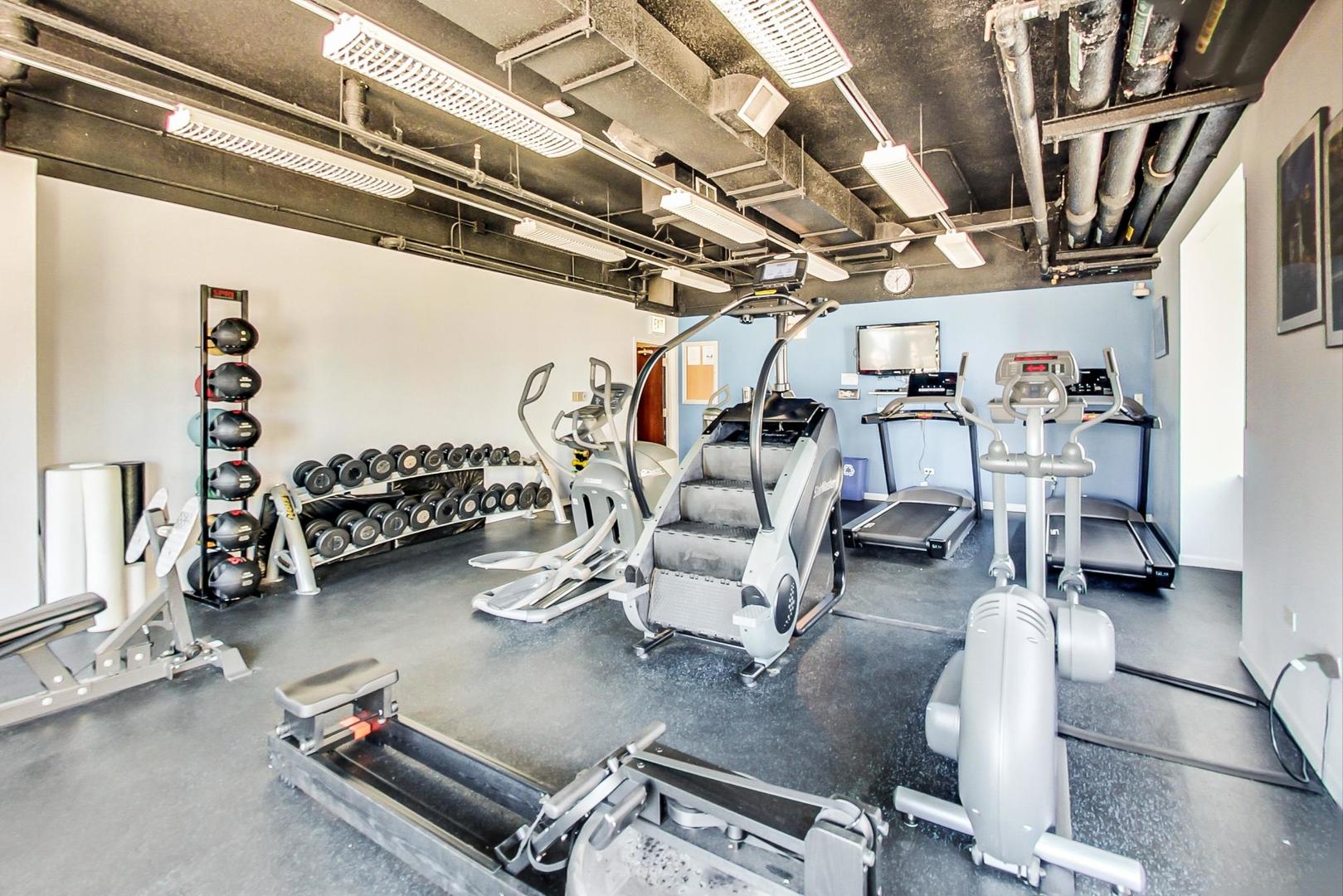 1122 N Dearborn Street Unit: 8C