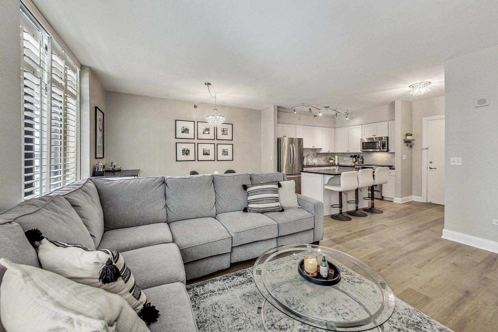 1122 N Dearborn Street Unit: 8C