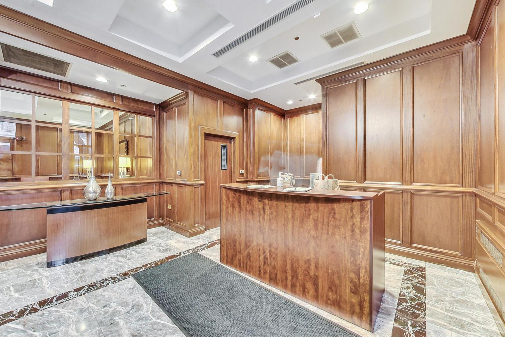 1122 N Dearborn Street Unit: 8C
