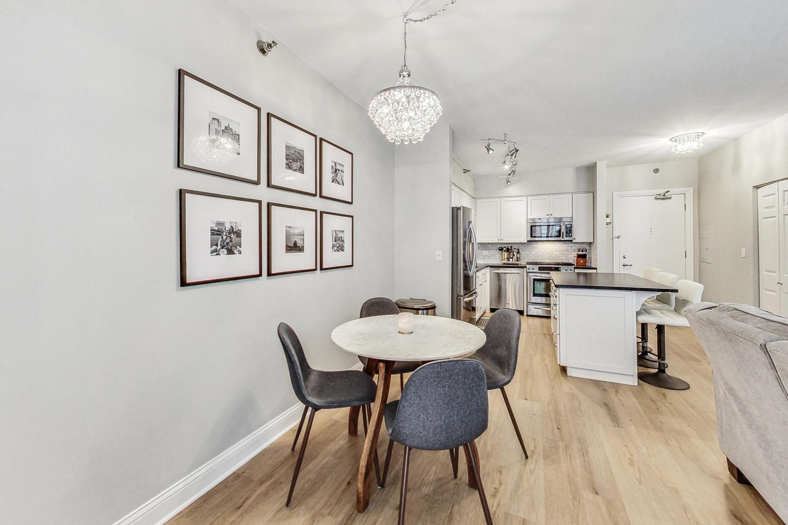 1122 N Dearborn Street Unit: 8C