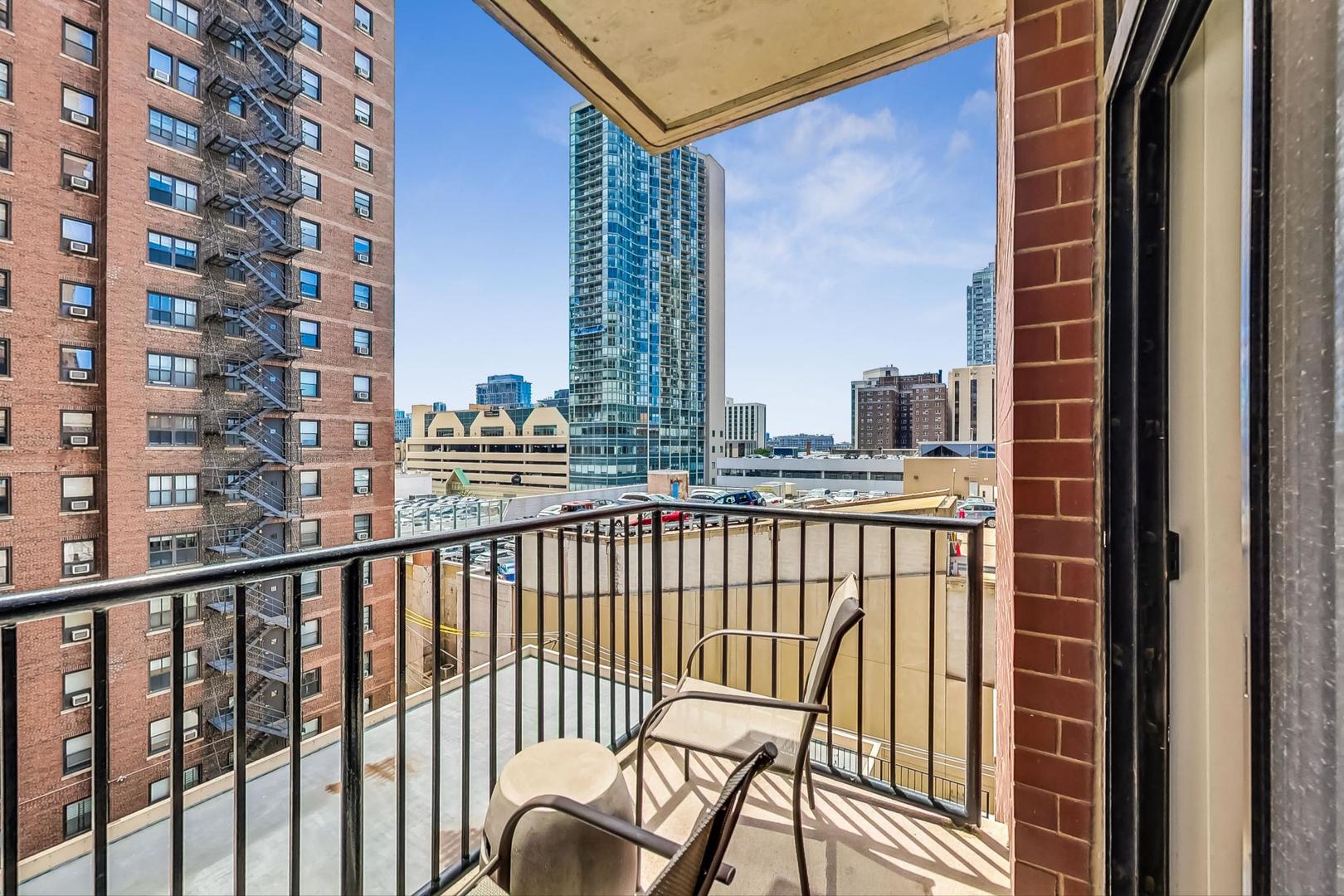 1122 N Dearborn Street Unit: 8C