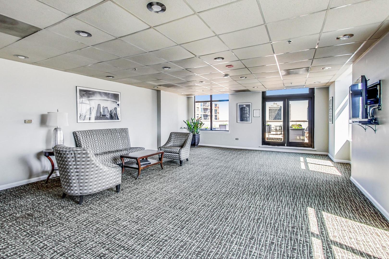 1122 N Dearborn Street Unit: 8C