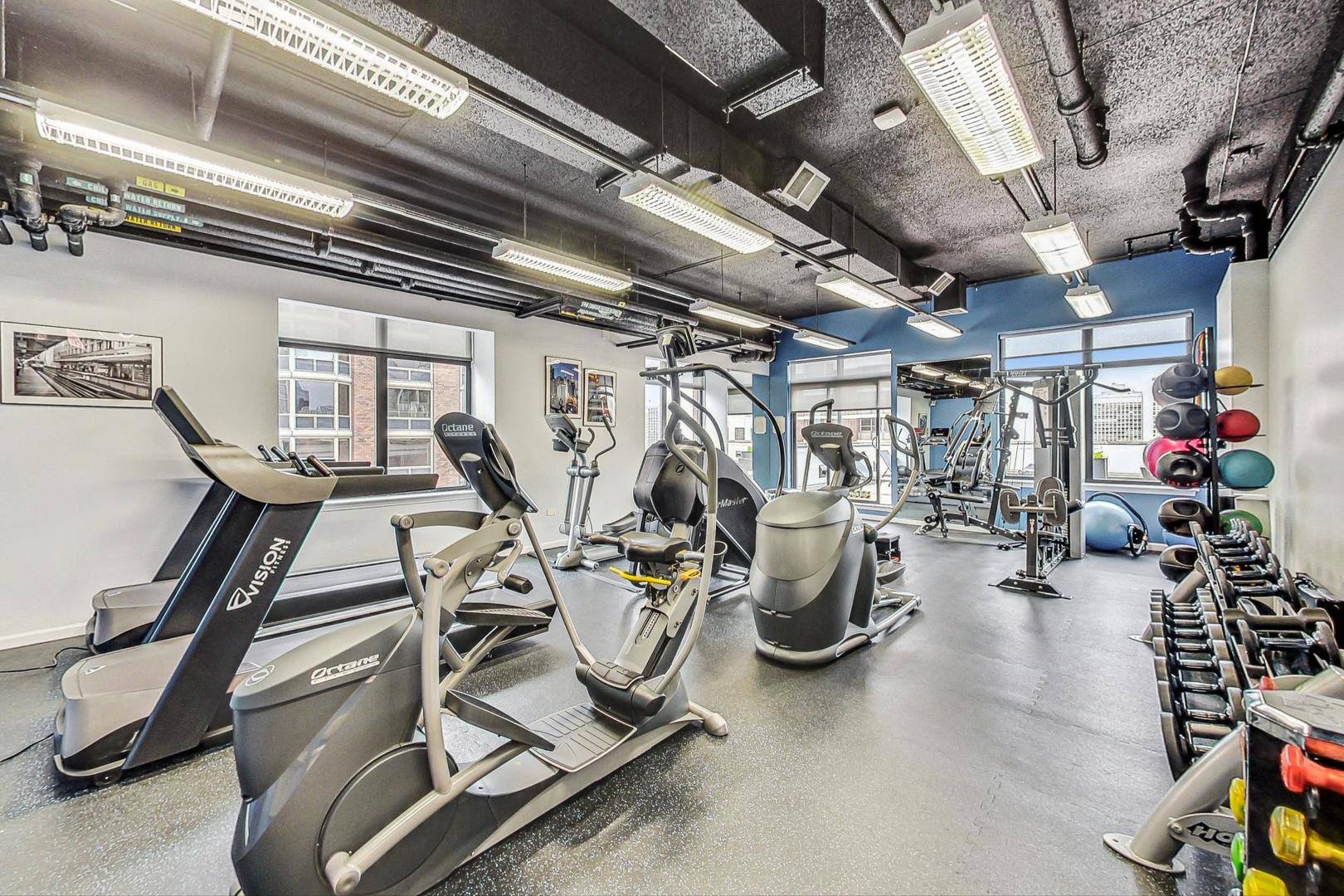 1122 N Dearborn Street Unit: 8C