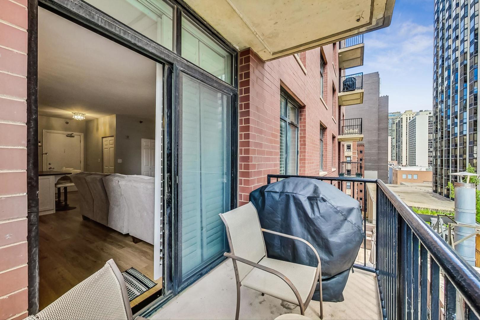 1122 N Dearborn Street Unit: 8C