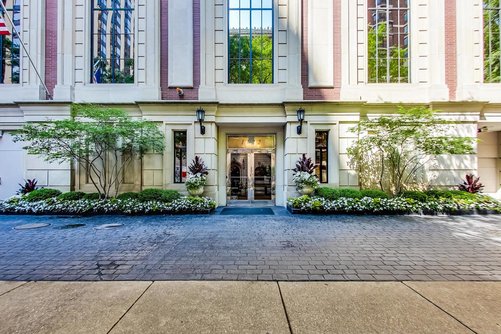 1122 N Dearborn Street Unit: 8C