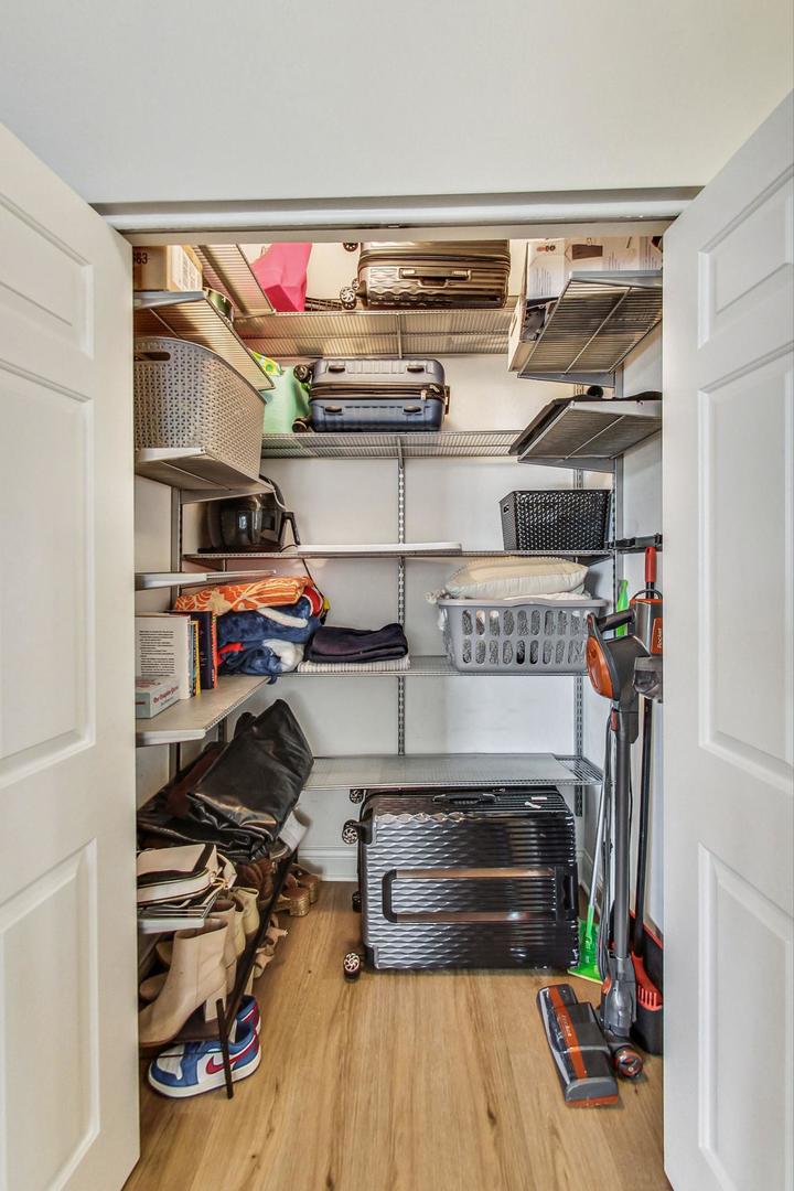 1122 N Dearborn Street Unit: 8C