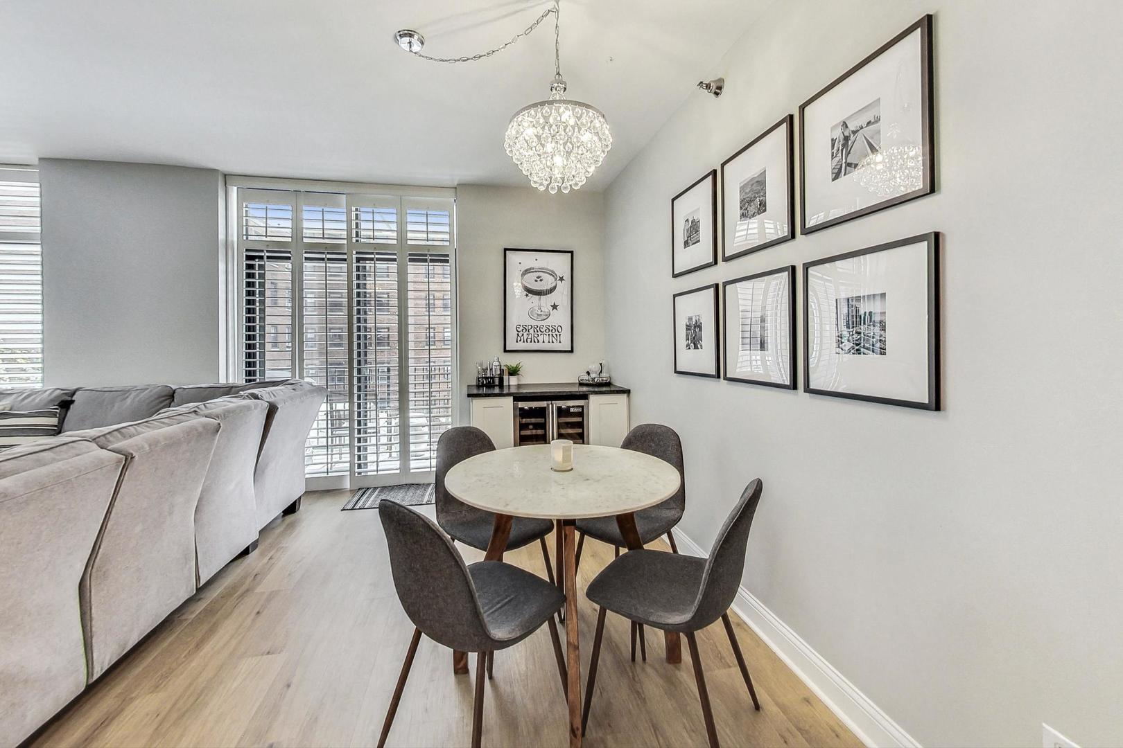 1122 N Dearborn Street Unit: 8C