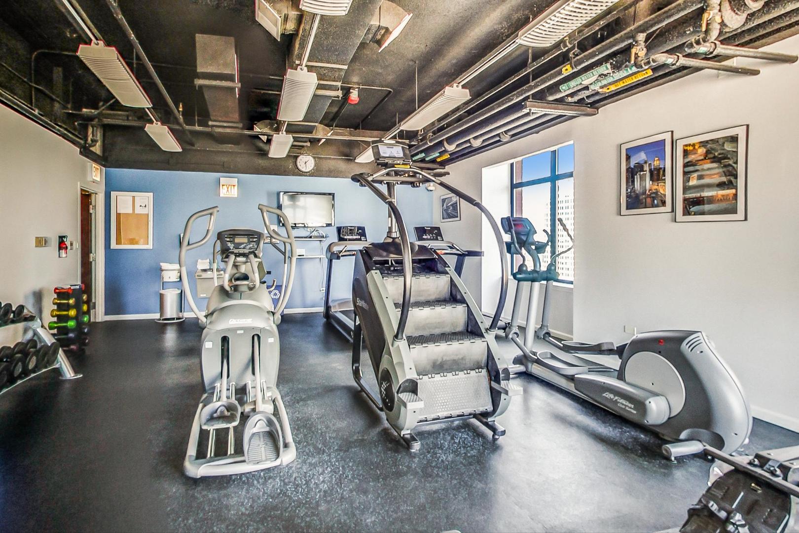 1122 N Dearborn Street Unit: 8C