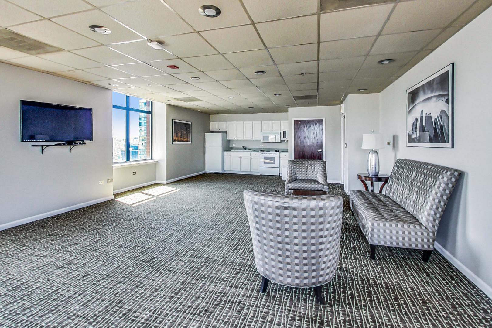 1122 N Dearborn Street Unit: 8C