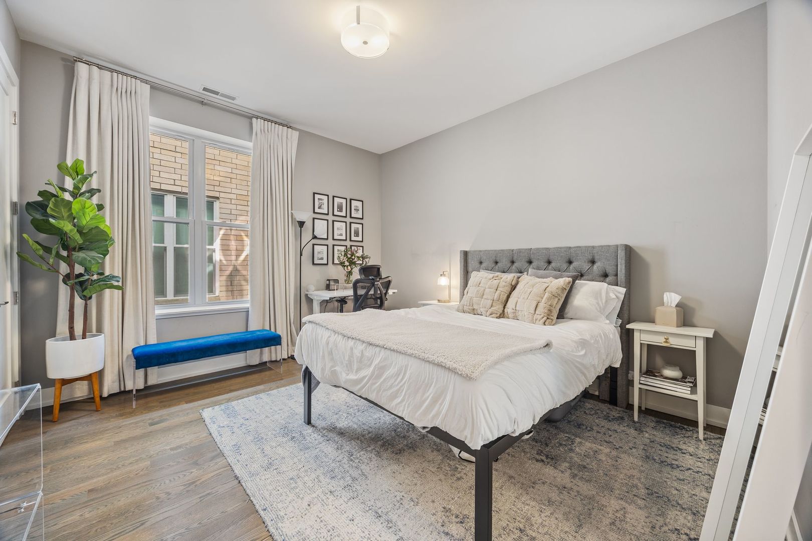 2837 N Halsted Street Unit: 3S