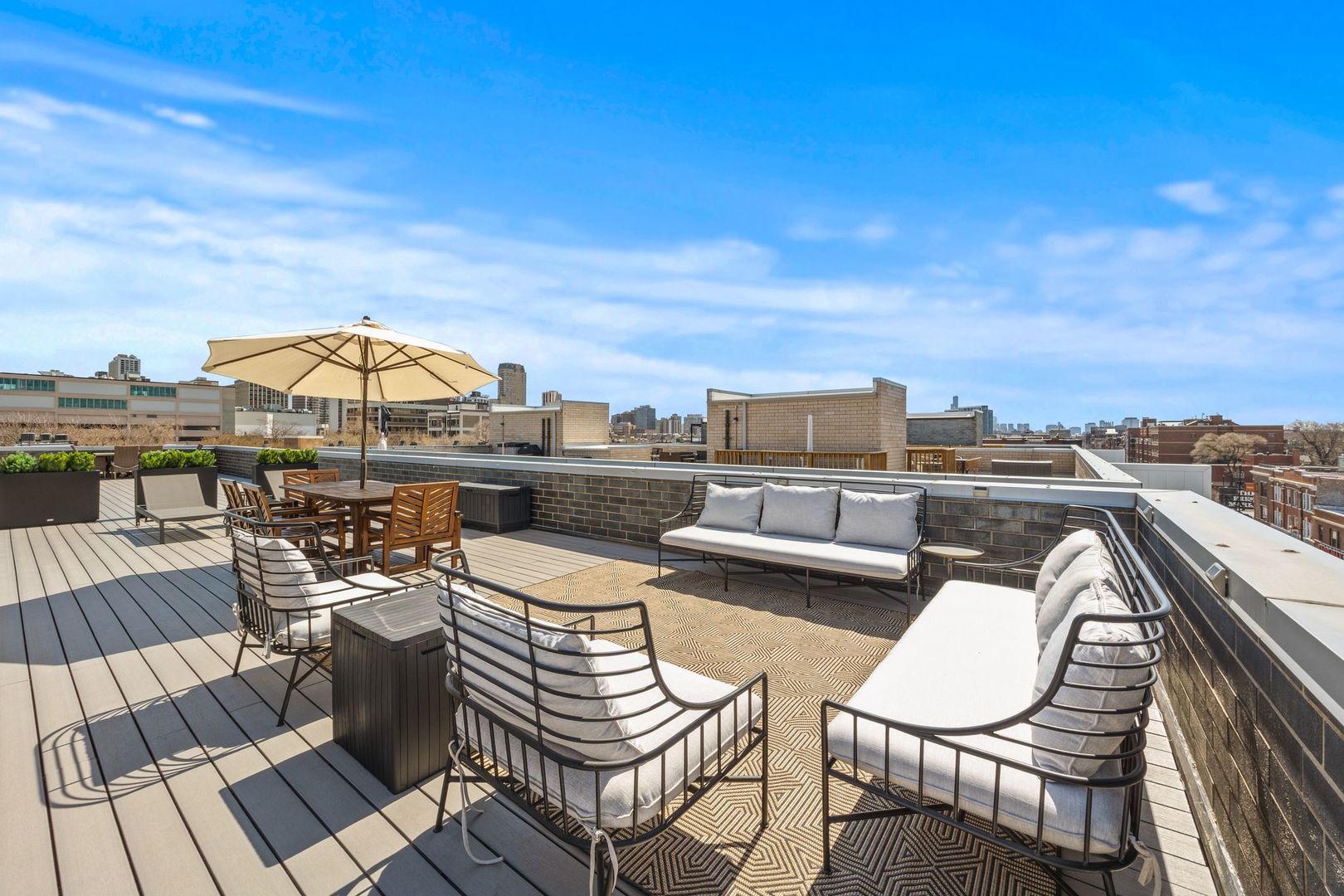 2837 N Halsted Street Unit: 3S