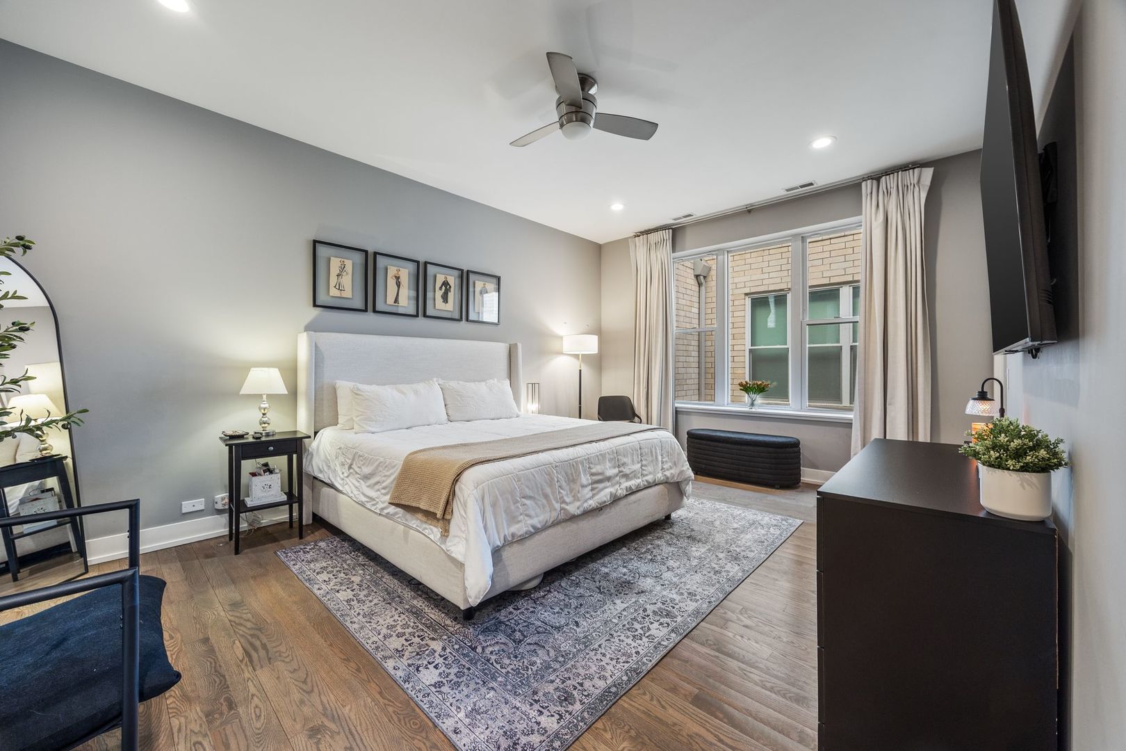 2837 N Halsted Street Unit: 3S