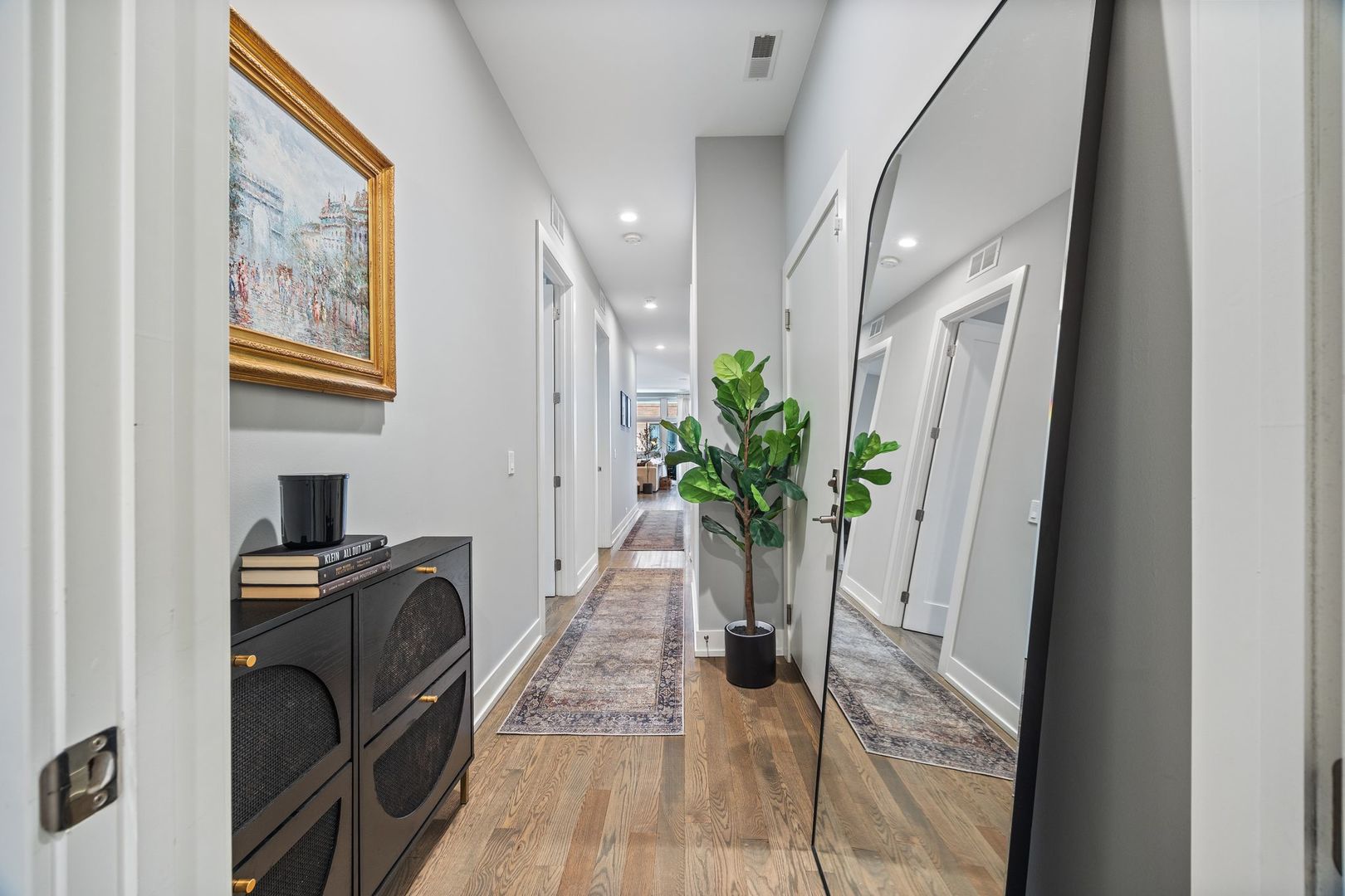 2837 N Halsted Street Unit: 3S