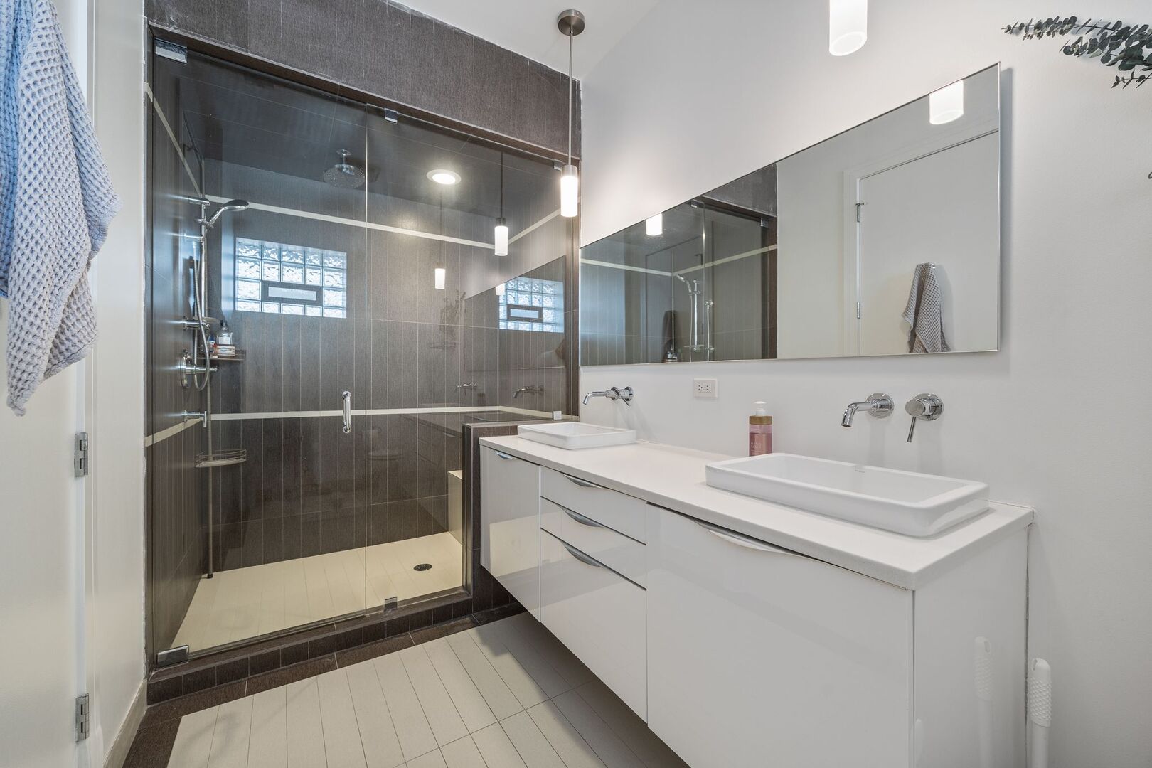 1510 W Cortez Street Unit: 3E
