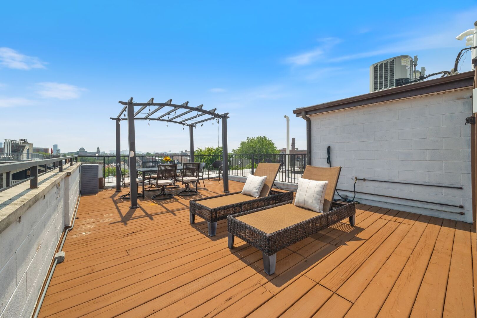 1510 W Cortez Street Unit: 3E