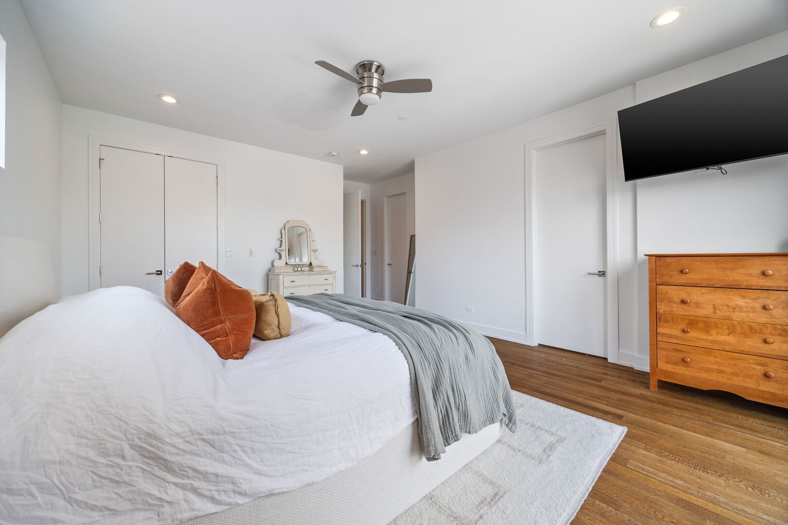 1510 W Cortez Street Unit: 3E