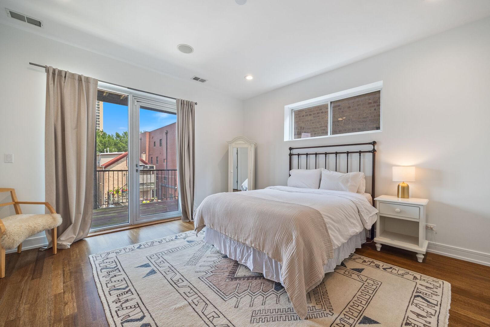 1510 W Cortez Street Unit: 3E