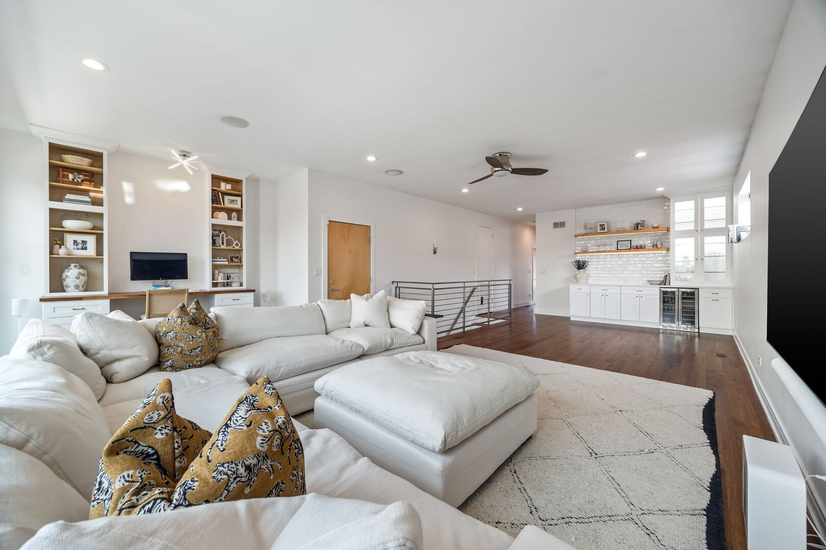 1510 W Cortez Street Unit: 3E