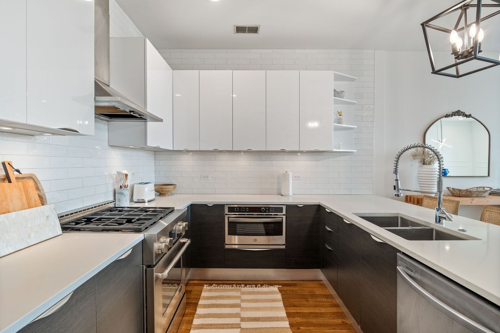 1510 W Cortez Street Unit: 3E