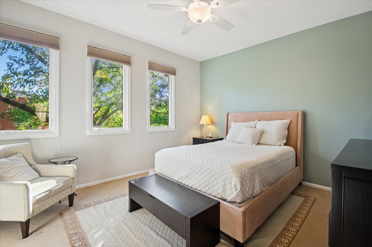 1541 W Henderson Street Unit: D