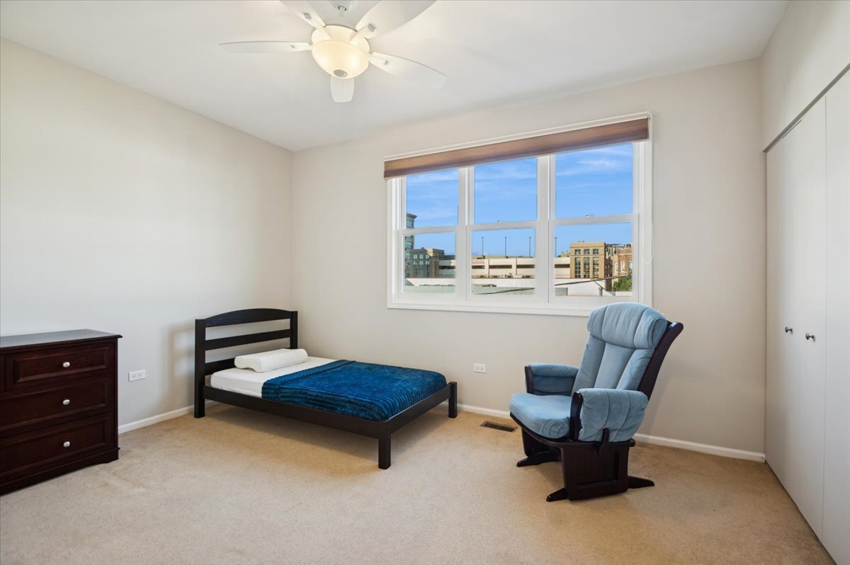 1541 W Henderson Street Unit: D