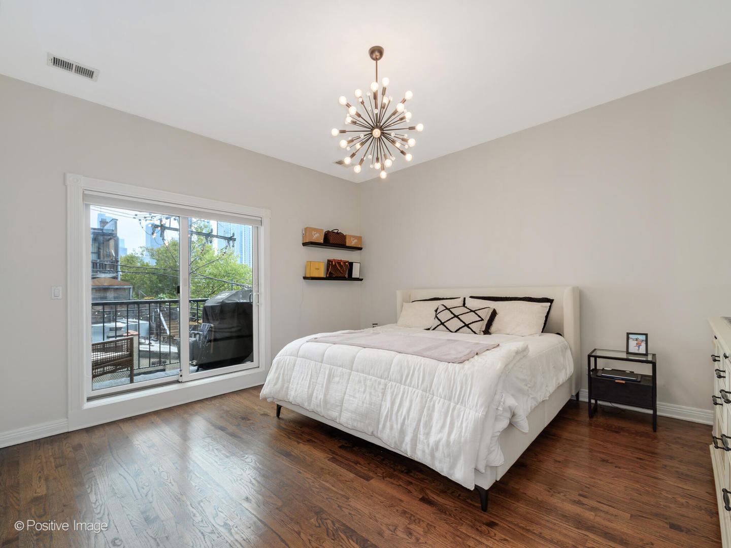 463 N GREEN Street Unit: 2S