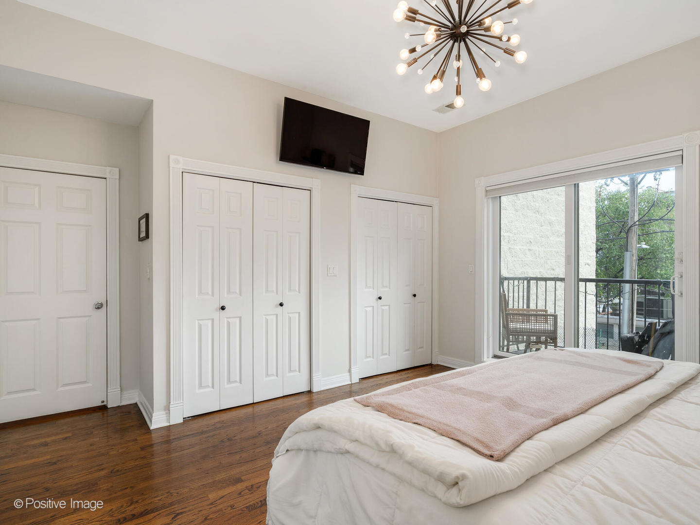 463 N GREEN Street Unit: 2S