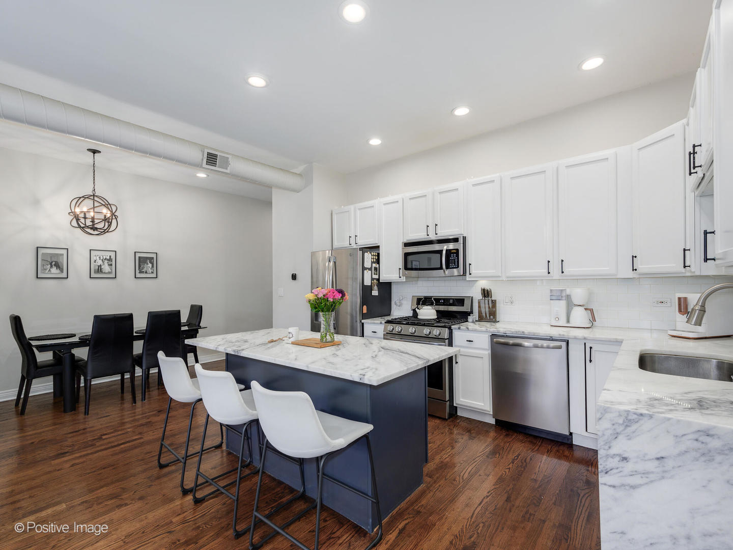 463 N GREEN Street Unit: 2S