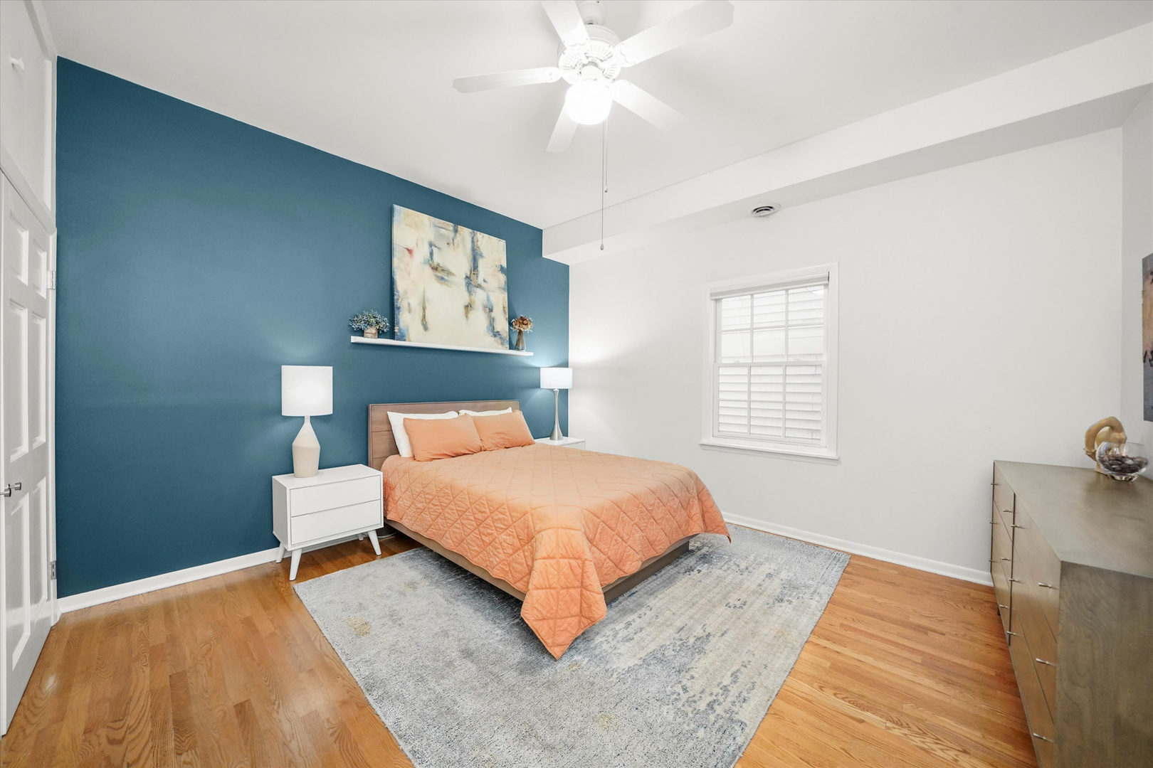 1339 W BARRY Avenue Unit: 2