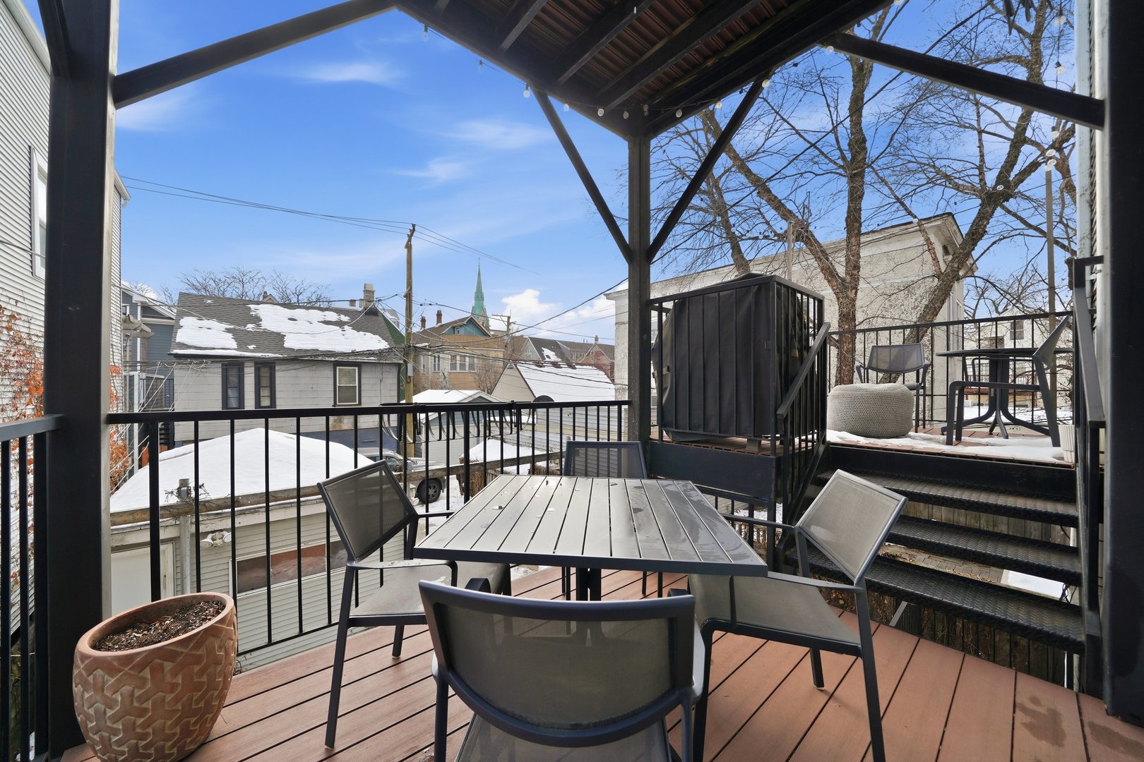 1339 W BARRY Avenue Unit: 2