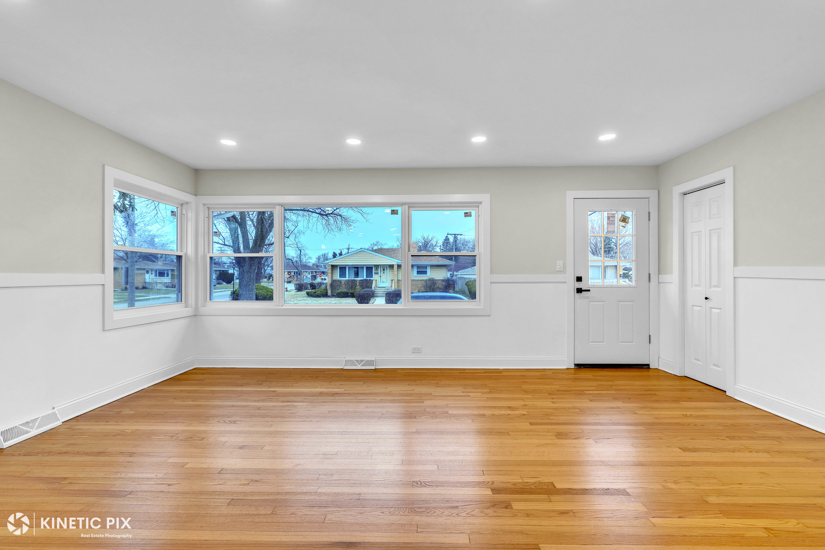 4938 W Randolph Street