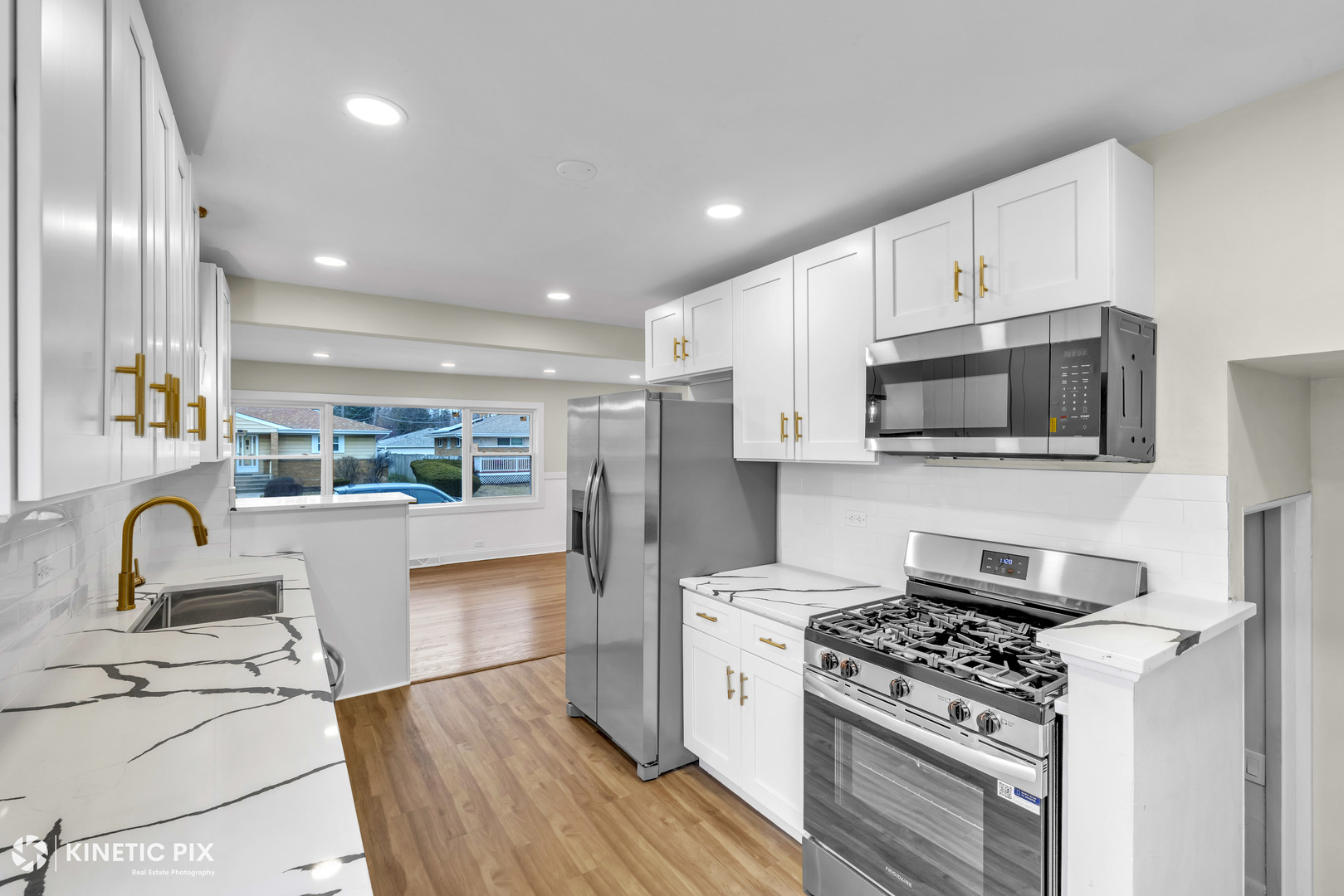 4938 W Randolph Street