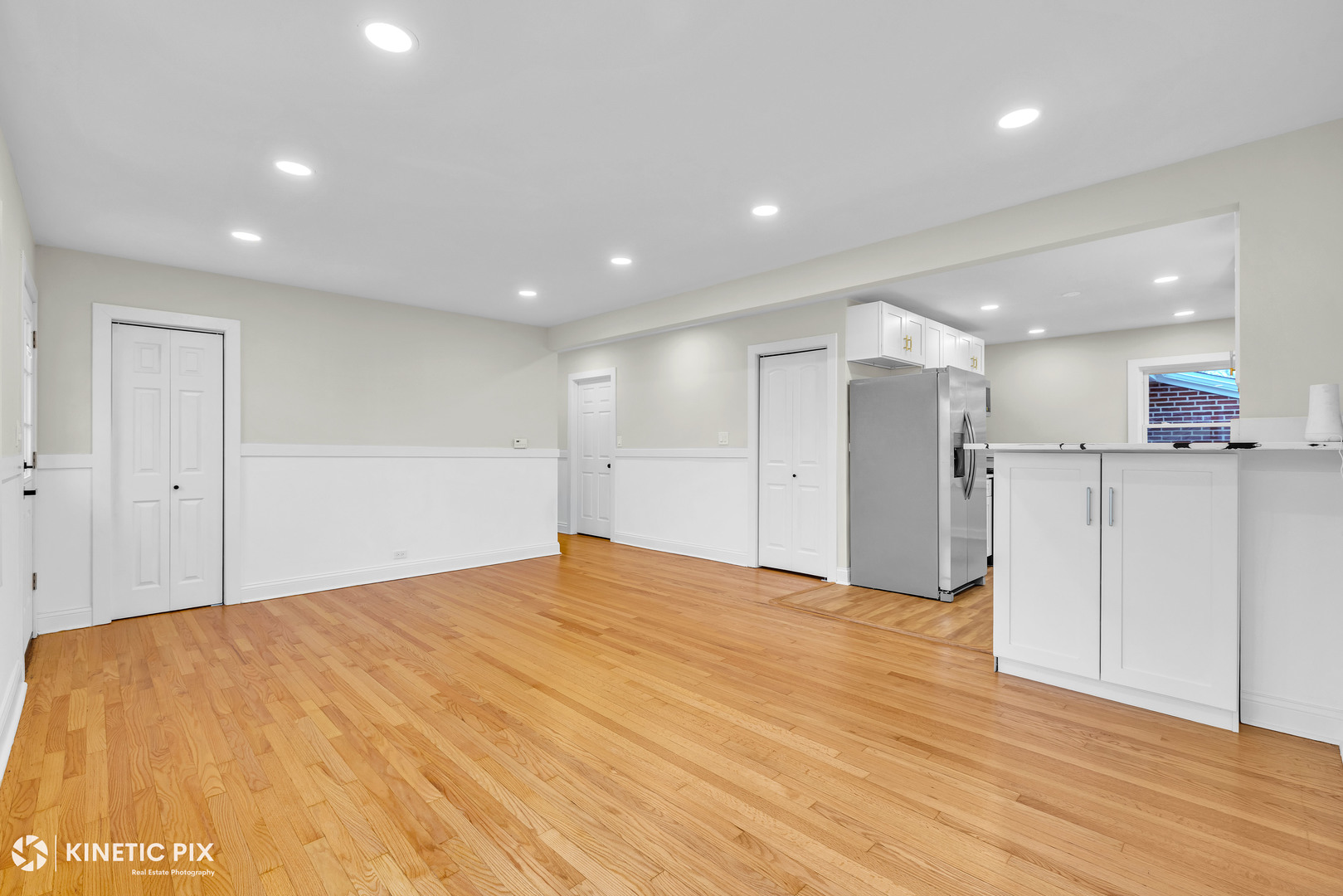 4938 W Randolph Street