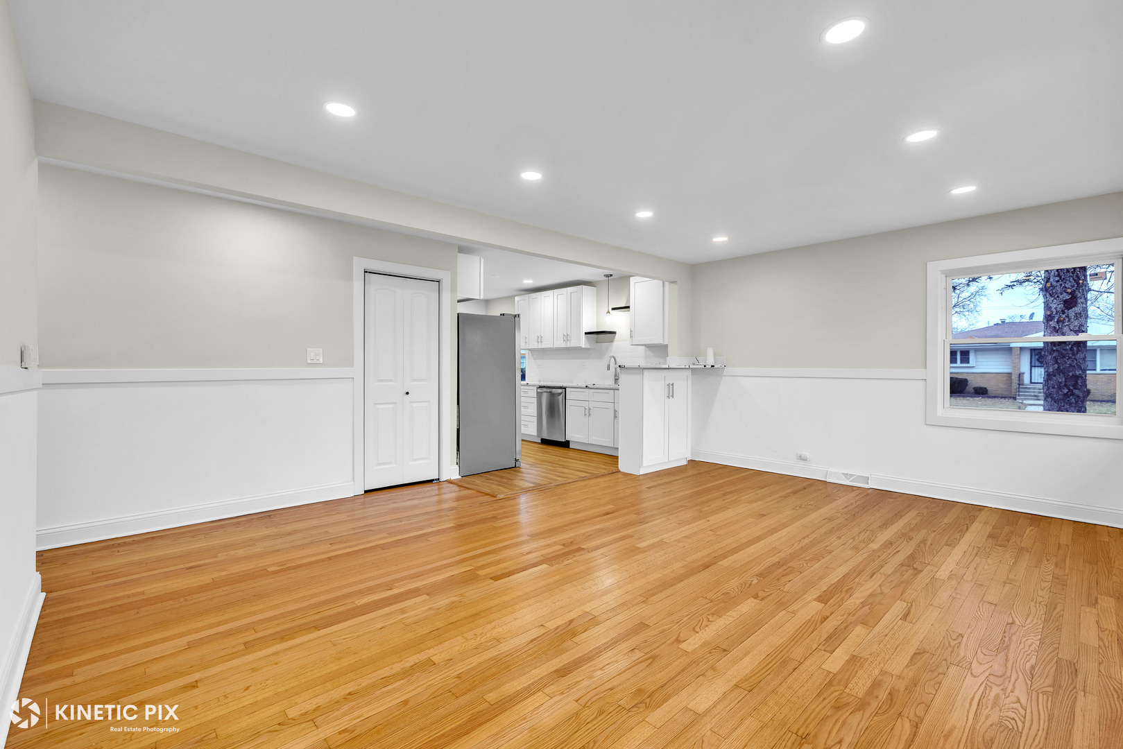 4938 W Randolph Street