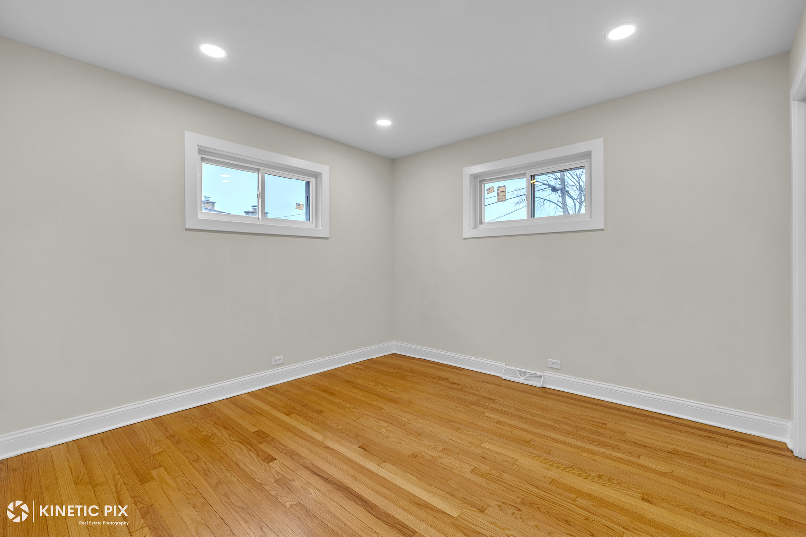 4938 W Randolph Street