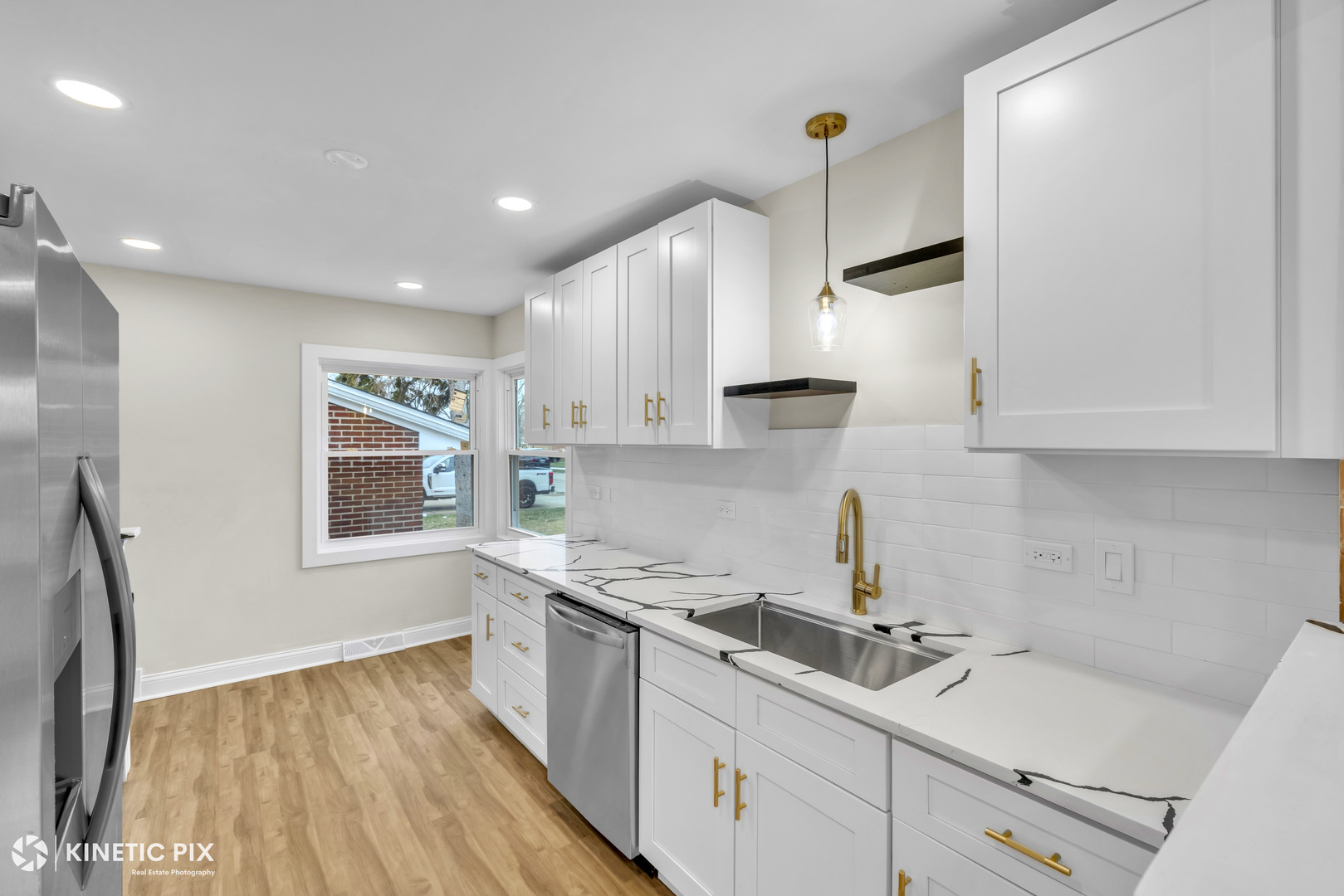 4938 W Randolph Street