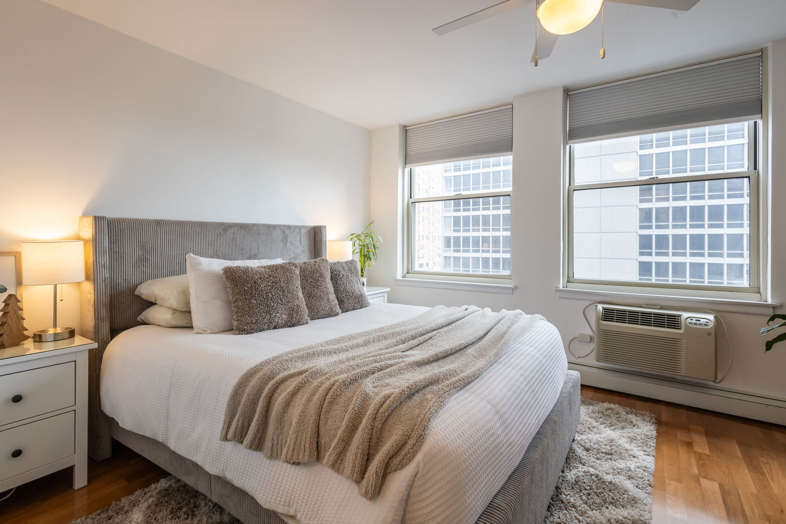 3033 N Sheridan Road Unit: 1203